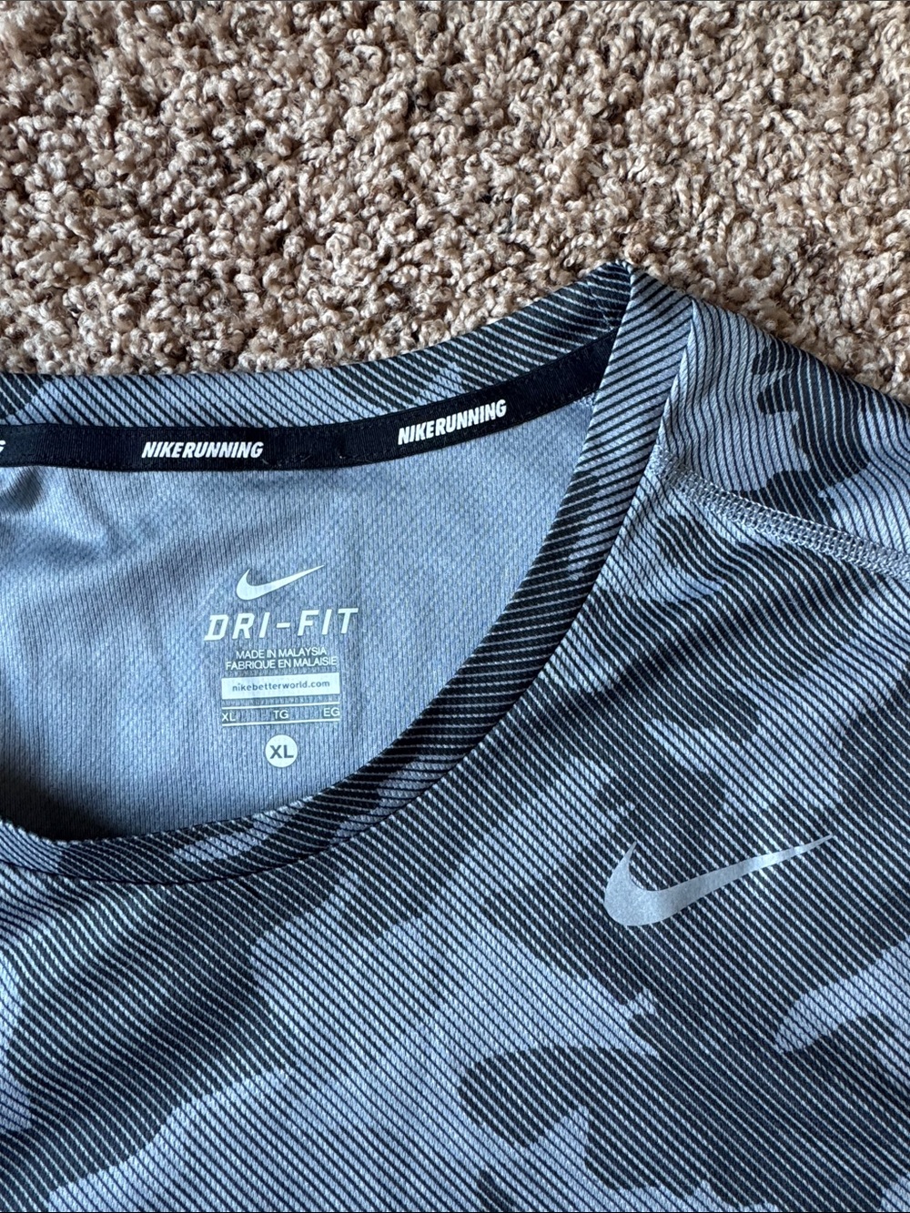 Nike tee size XL - Picture 2 of 4
